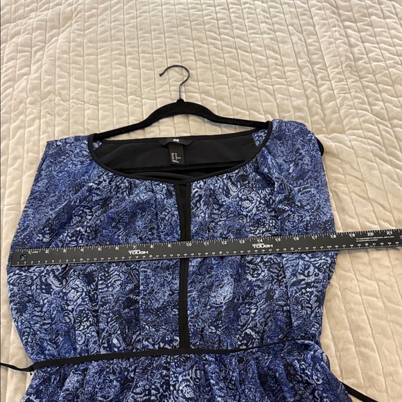 H&M Blue Abstract Print Sleeveless Midi Dress – Women’s Size 12 - Picture 7 of 8